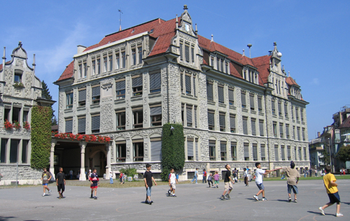 Schulhaus nach Sanierung