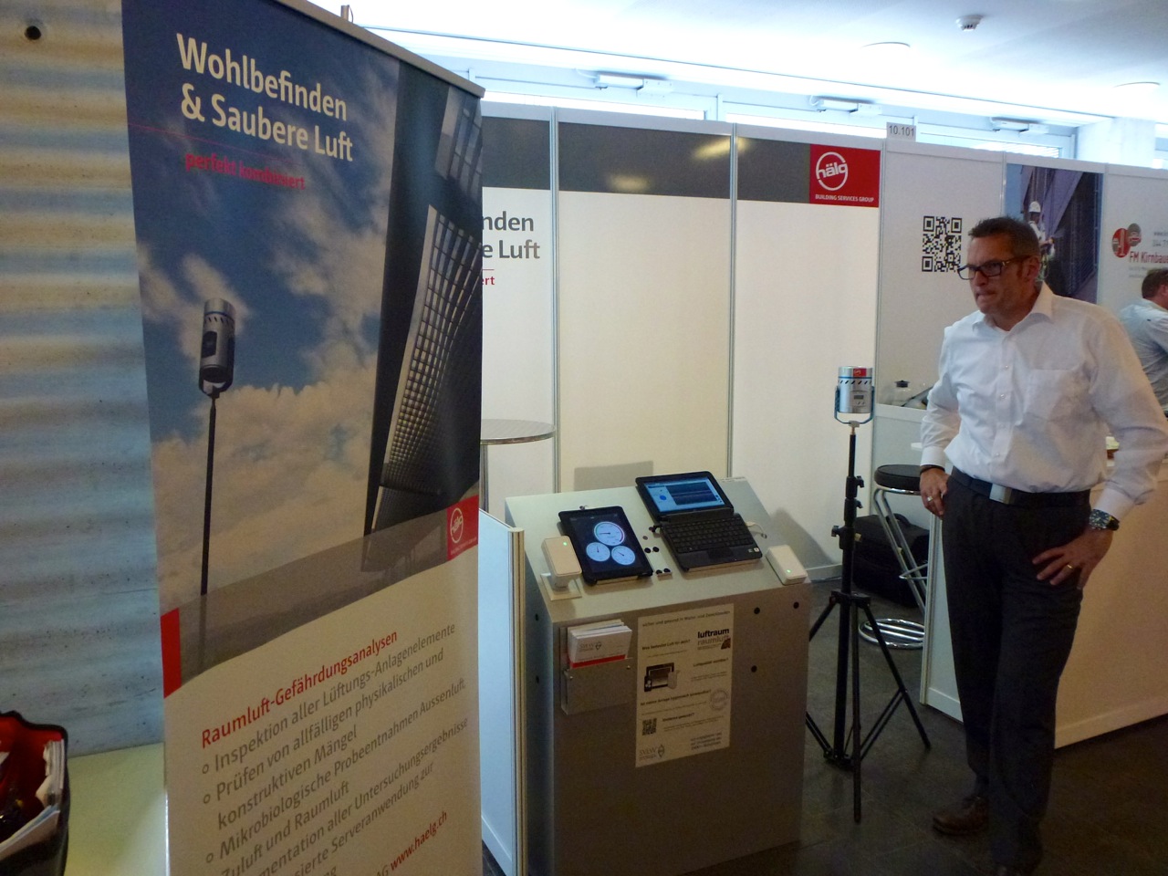 bruno wolf haelg messestand mit aqm